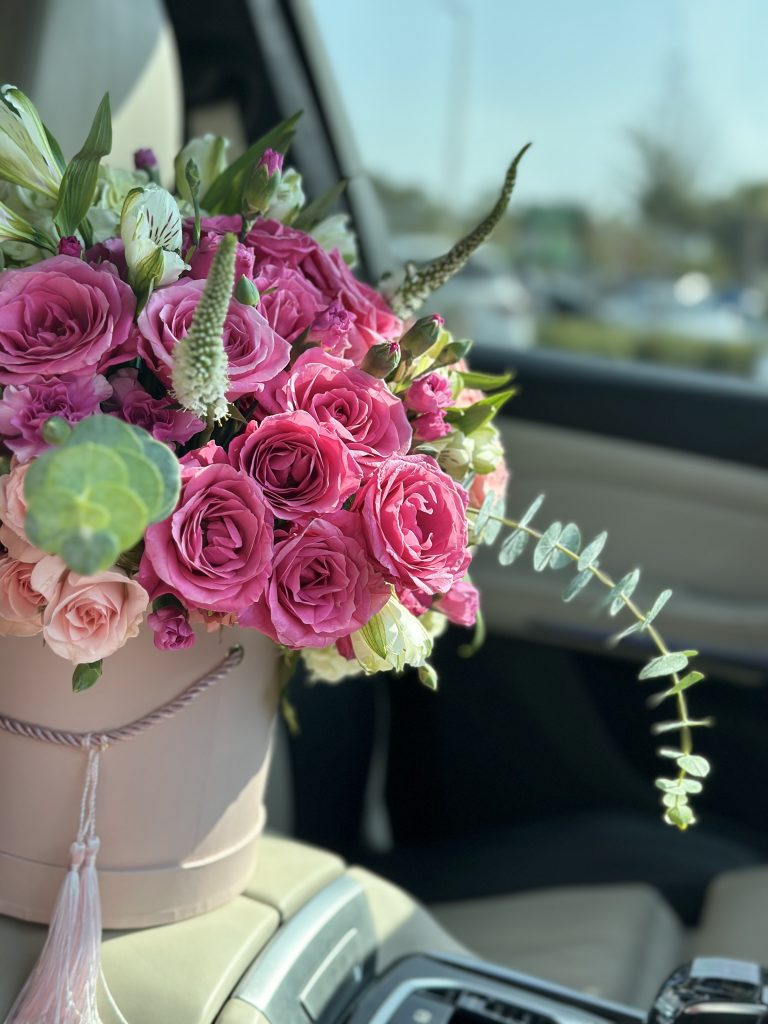 Beautiful flower arrangement for receiving flowers
